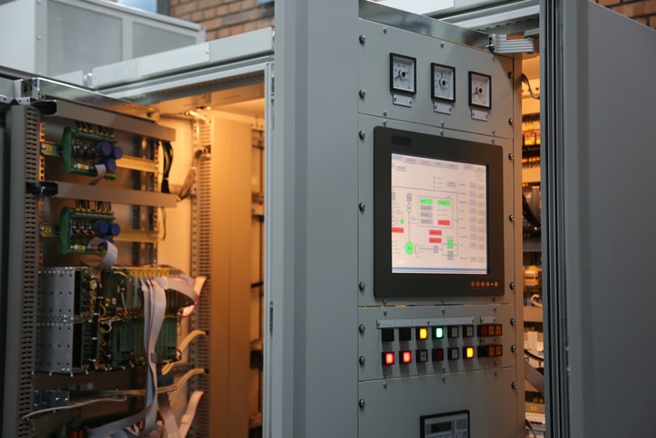 Automated test bench with HMI for functional and electrical validation